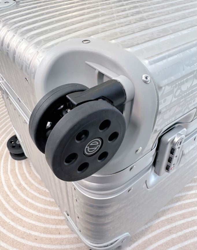 RMW X DIOR COLLABORATION SIZE 31 LUGGAGE | Aluminium Made
