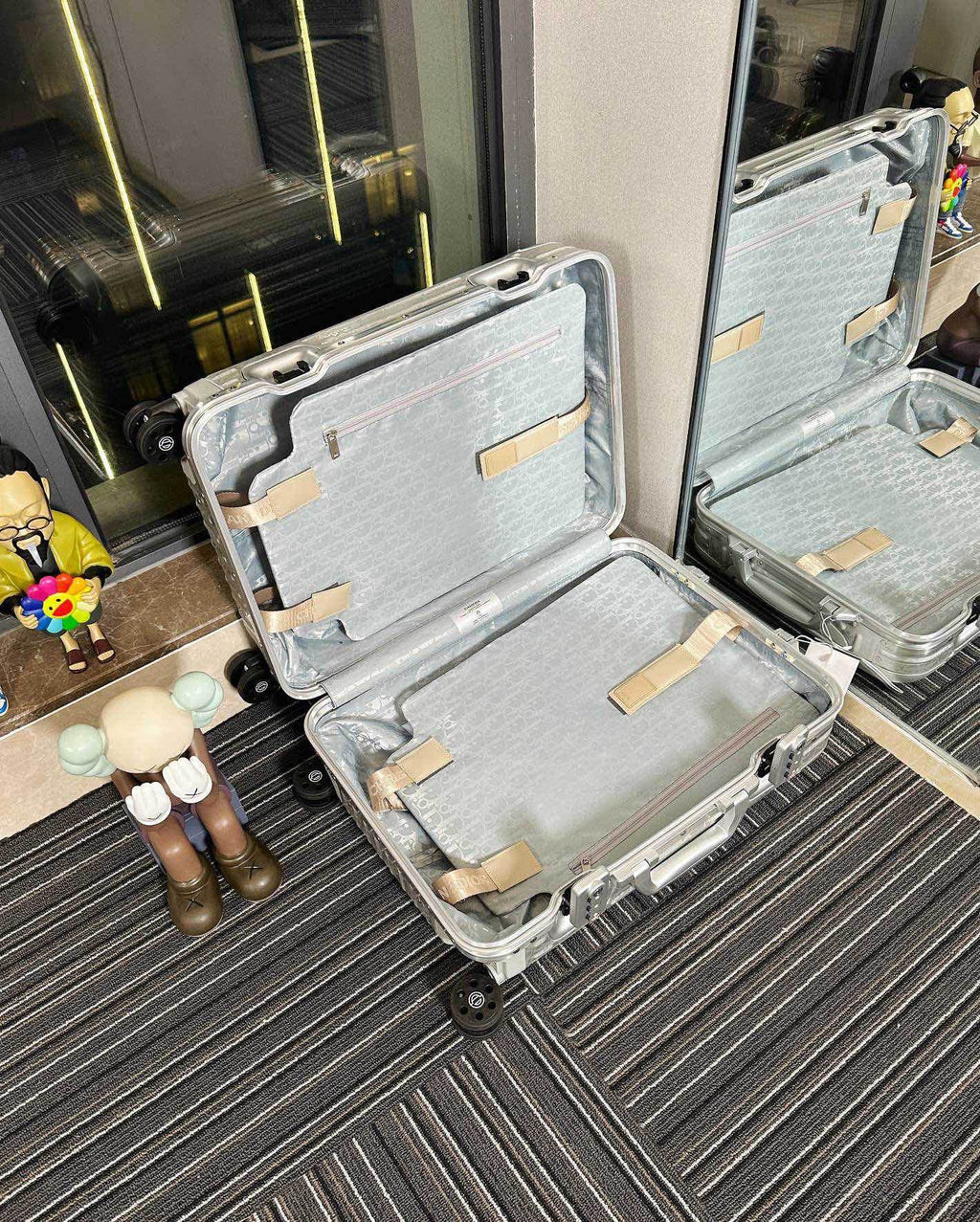 RMW X DIOR COLLABORATION SIZE 20 LUGGAGE | Aluminium Made