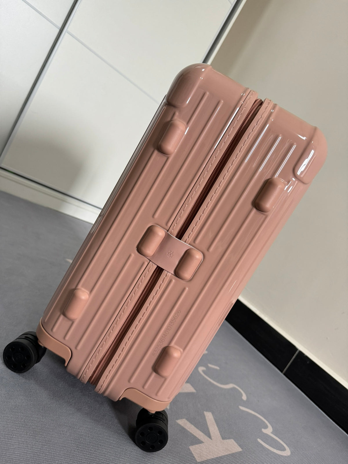 ESSENTIAL SERIES LUGGAGE | DESERT PINK | Polycarbonate Made