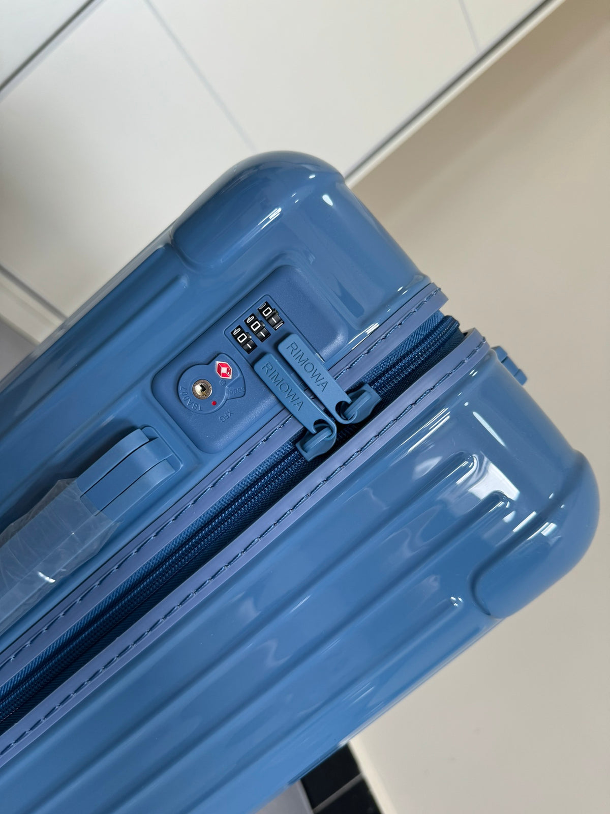 RMW ESSENTIAL SERIES LAKE BLUE POLYCARBONATE MADE