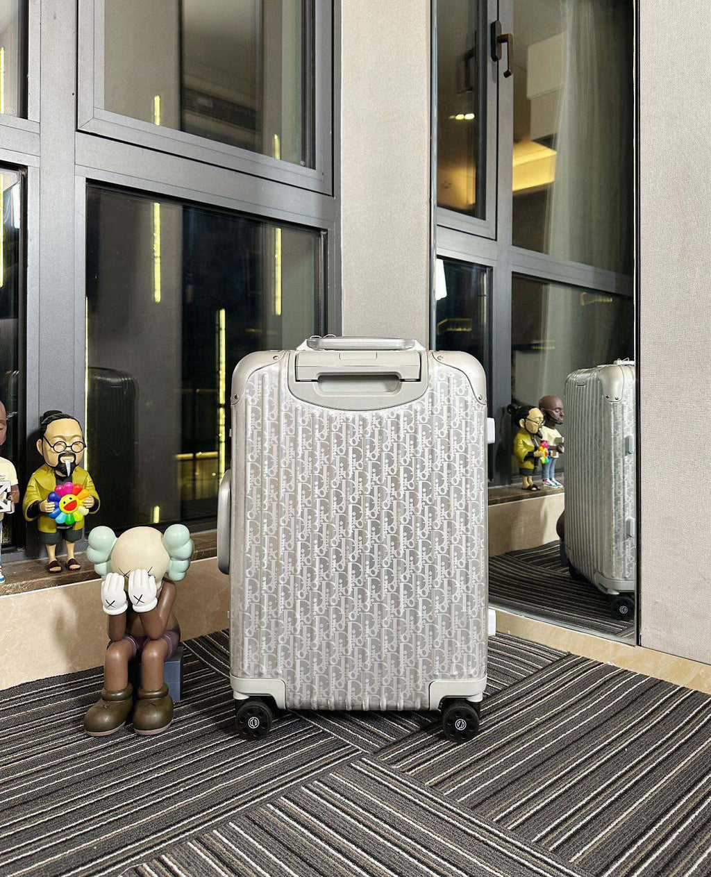 RMW X DIOR COLLABORATION SIZE 20 LUGGAGE | Aluminium Made