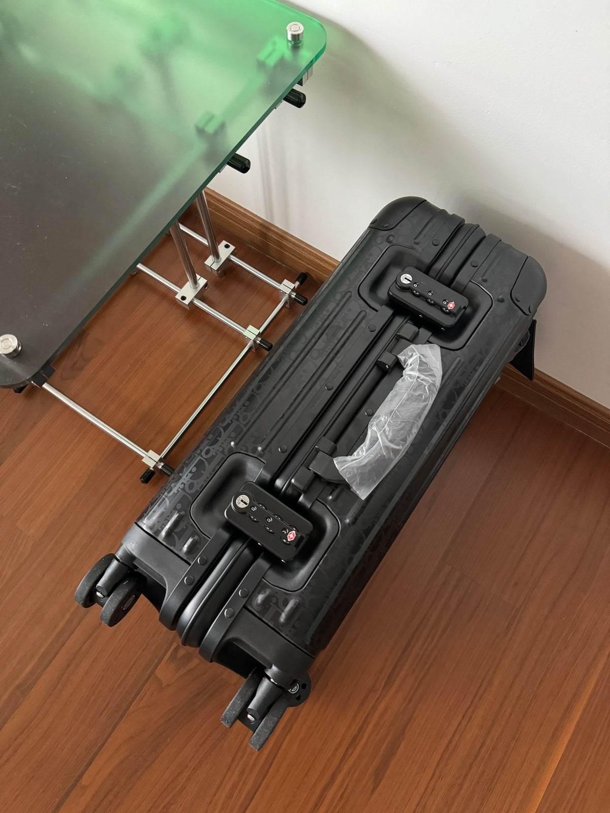 RMW X DIOR COLLABORATION SIZE 20 LUGGAGE | Aluminium Made