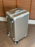 CLASSIC LUGGAGE 33-INCH | ALUMINIUM MADE