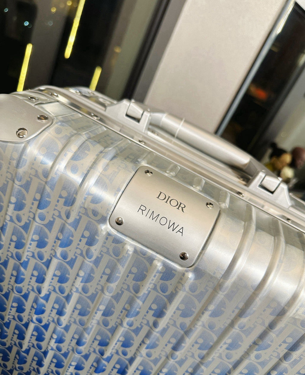 RMW X DIOR COLLABORATION SIZE 20 LUGGAGE | Aluminium Made