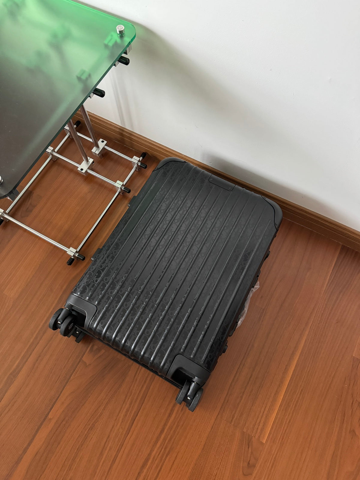 RMW X DIOR COLLABORATION SIZE 20 LUGGAGE | Aluminium Made
