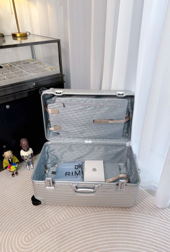 RMW X DIOR COLLABORATION SIZE 31 LUGGAGE | Aluminium Made