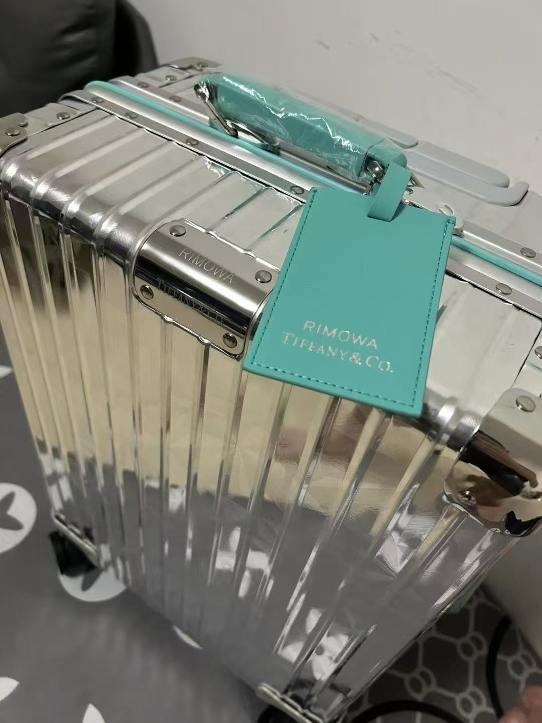 RMW X TIFFANY COLLABORATION SIZE 20 LUGGAGE | Aluminium Made