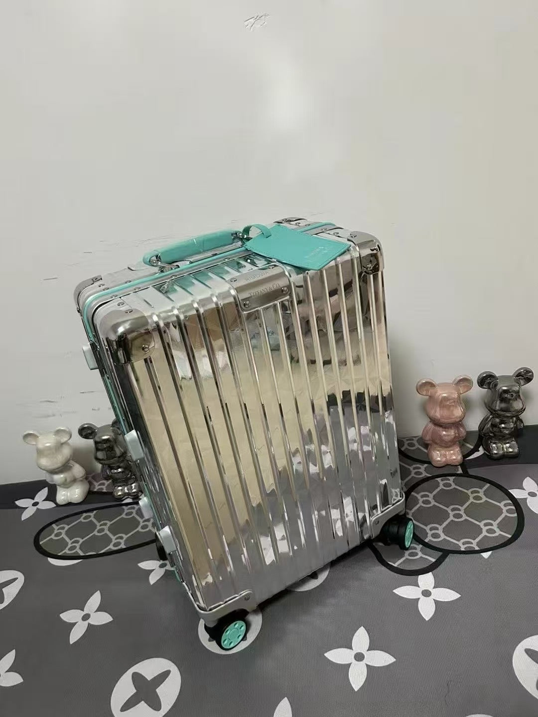 RMW X TIFFANY COLLABORATION SIZE 20 LUGGAGE | Aluminium Made