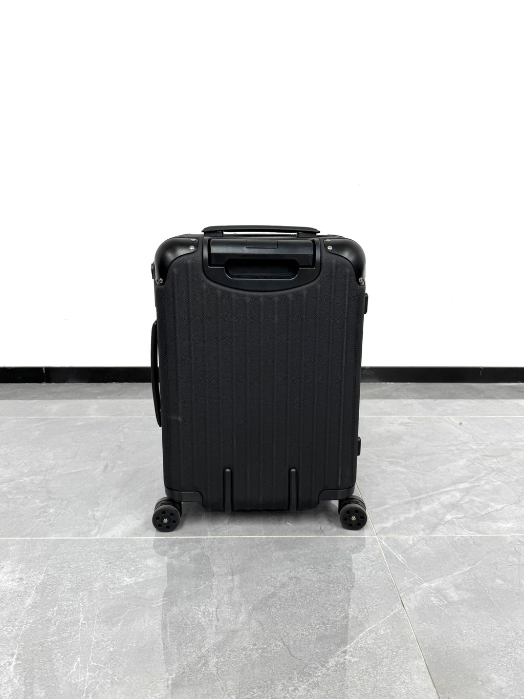 CLASSIC DISTINCT LEATHER 20-Inch LUGGAGE
