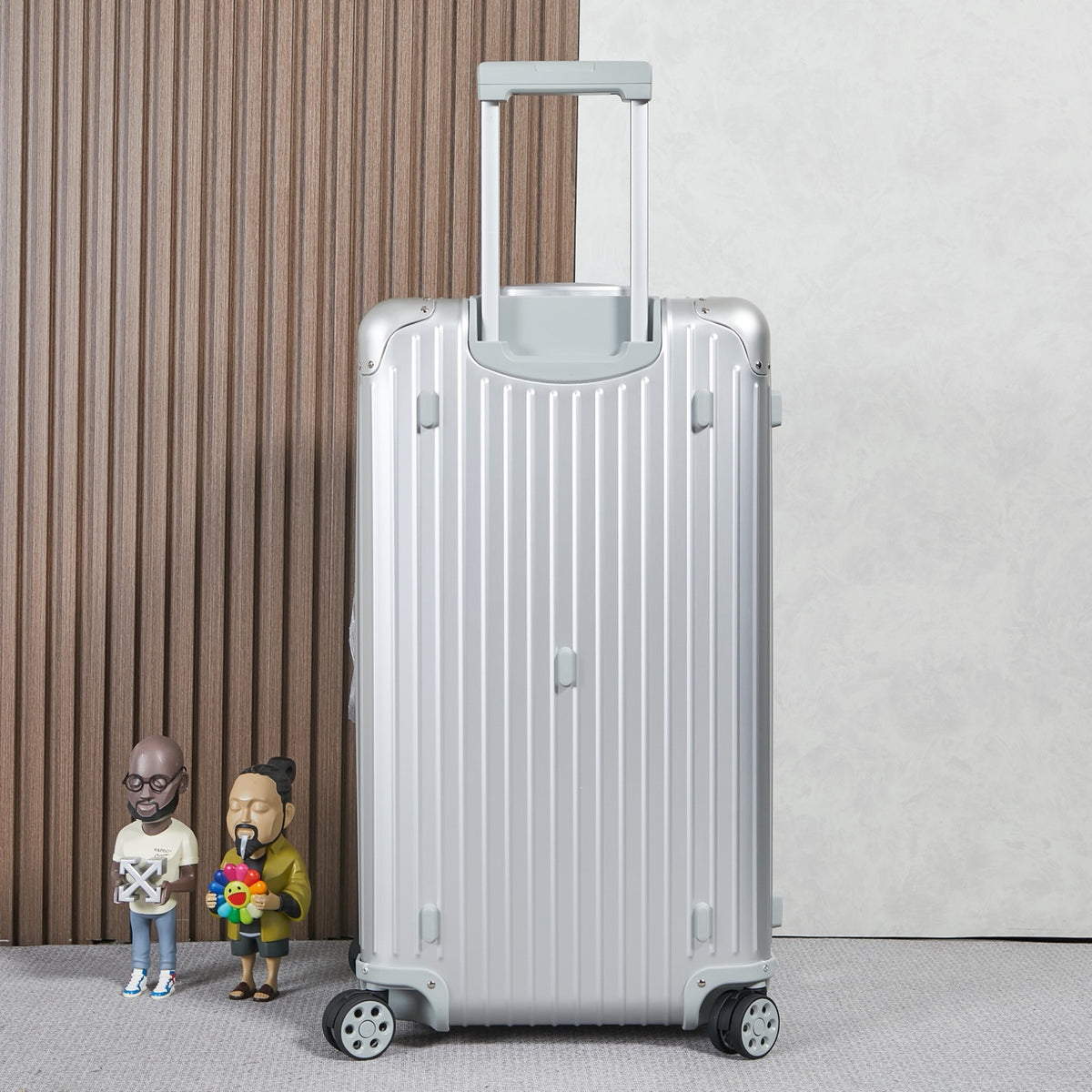 CLASSIC LUGGAGE 33-INCH | ALUMINIUM MADE