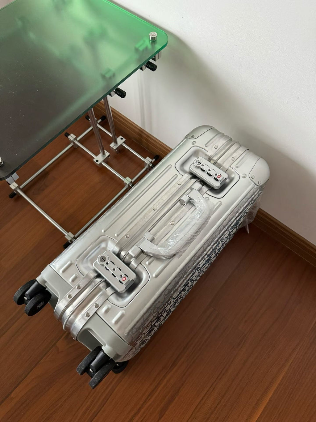 RMW X DIOR COLLABORATION SIZE 20 LUGGAGE | Aluminium Made