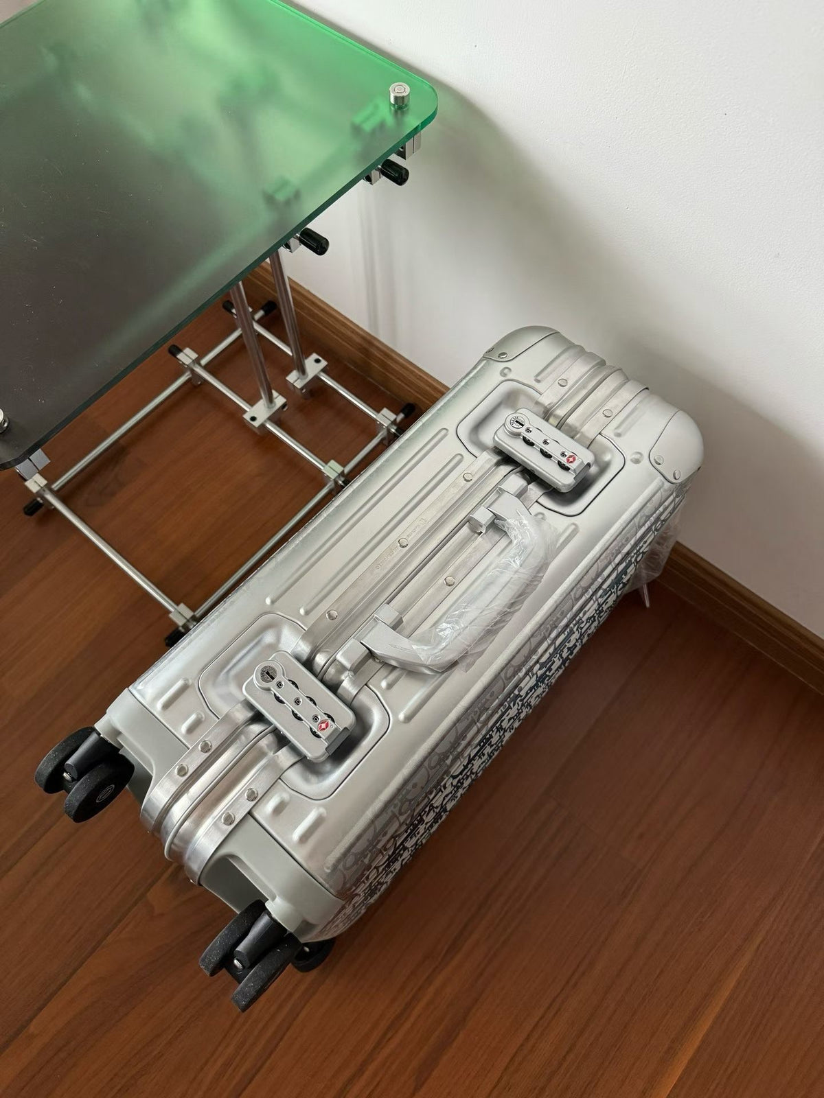 RMW X DIOR COLLABORATION SIZE 20 LUGGAGE | Aluminium Made