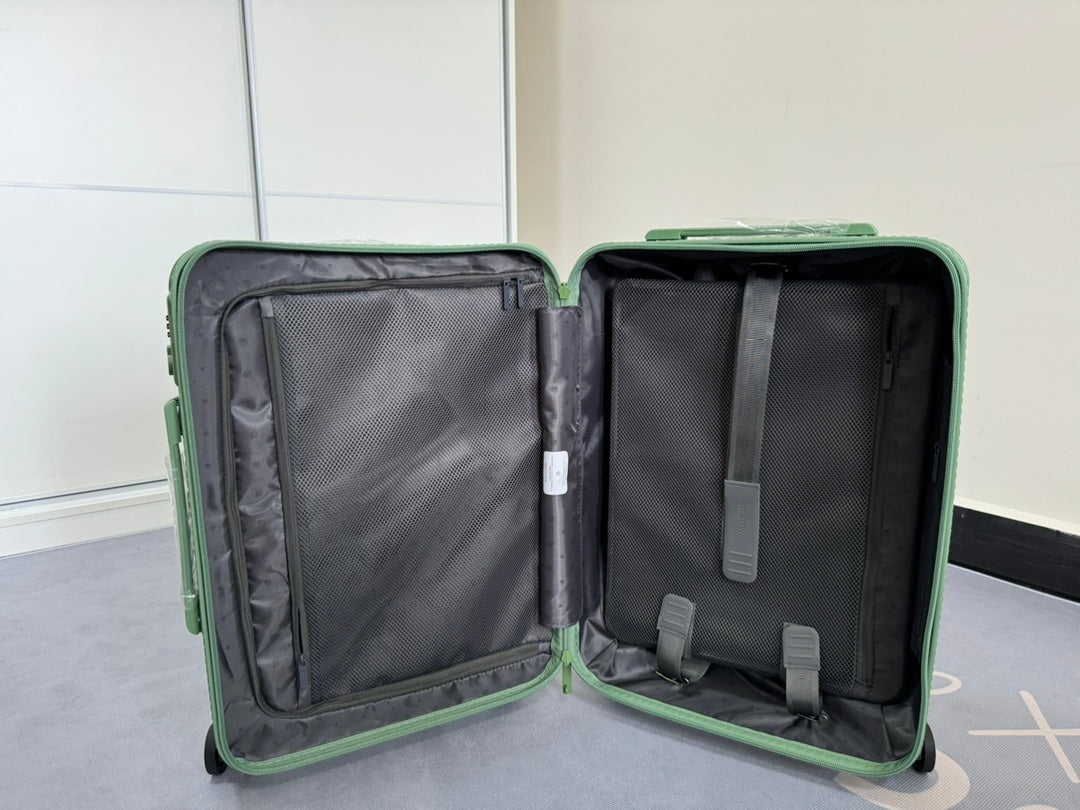 RMW ESSENTIAL SERIES SAGE GREEN POLYCARBONATE MADE