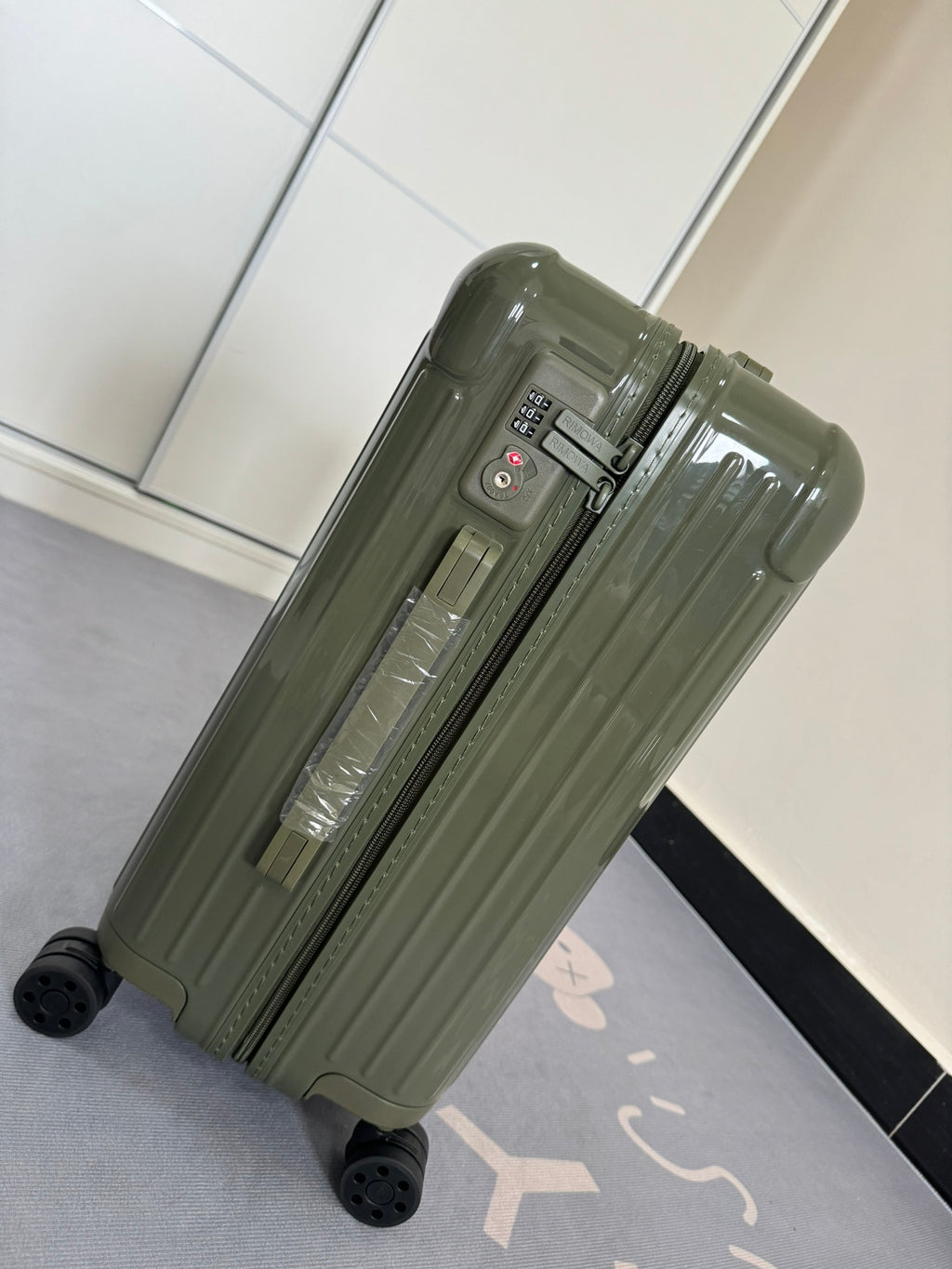 RMW ESSENTIAL SERIES CACTUS GREEN POLYCARBONATE MADE