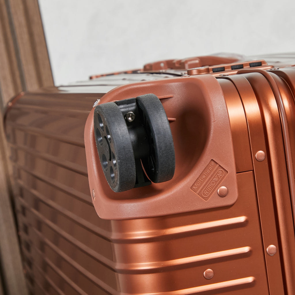 CLASSIC LUGGAGE 33-INCH | ALUMINIUM MADE