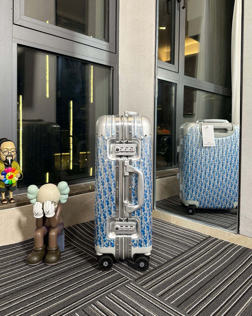 RMW X DIOR COLLABORATION SIZE 20 LUGGAGE | Aluminium Made