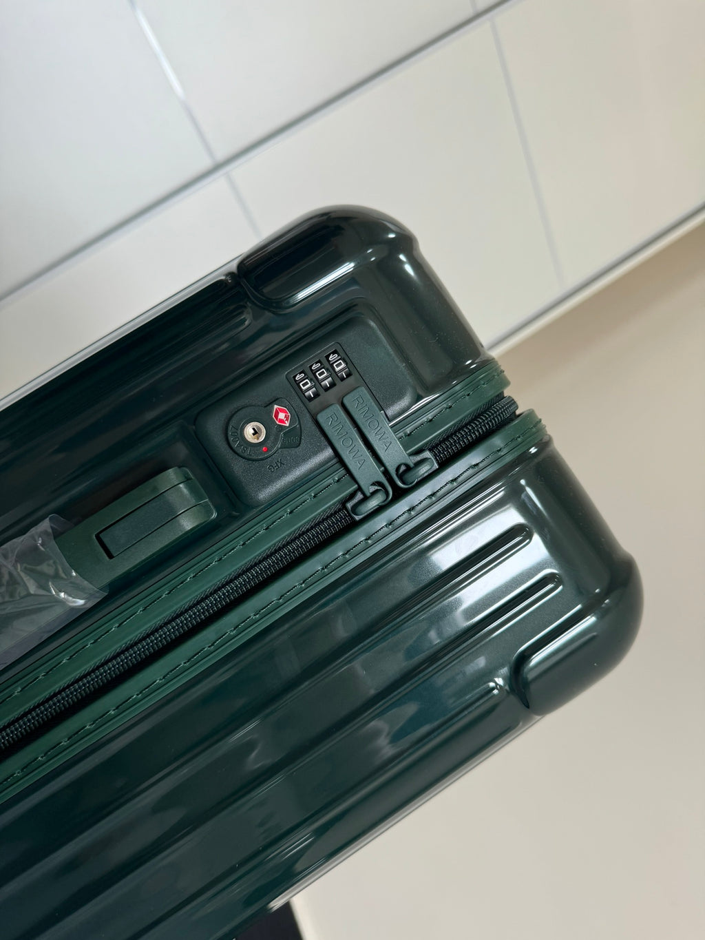 RMW ESSENTIAL SERIES DARK GREEN POLYCARBONATE MADE