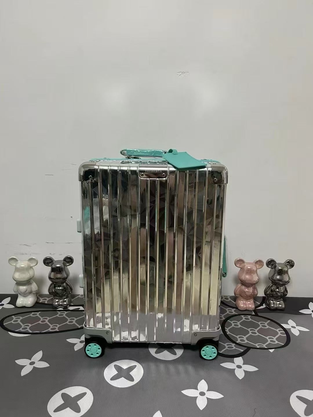 RMW X TIFFANY COLLABORATION SIZE 20 LUGGAGE | Aluminium Made