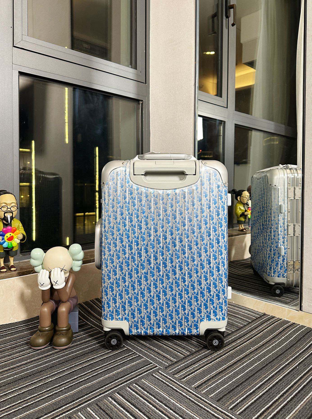 RMW X DIOR COLLABORATION SIZE 20 LUGGAGE | Aluminium Made