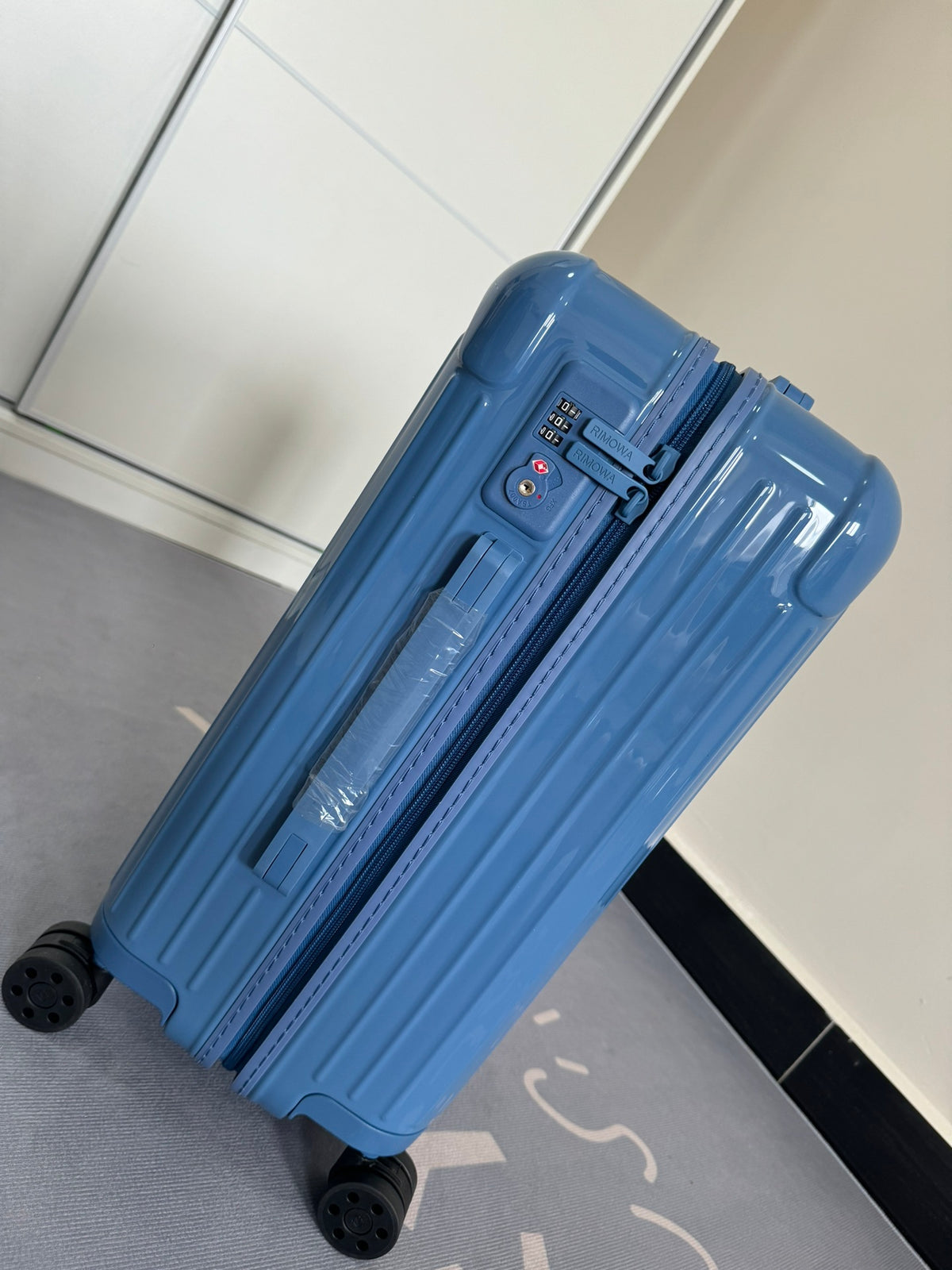 RMW ESSENTIAL SERIES LAKE BLUE POLYCARBONATE MADE