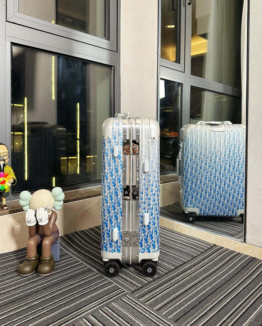 RMW X DIOR COLLABORATION SIZE 20 LUGGAGE | Aluminium Made