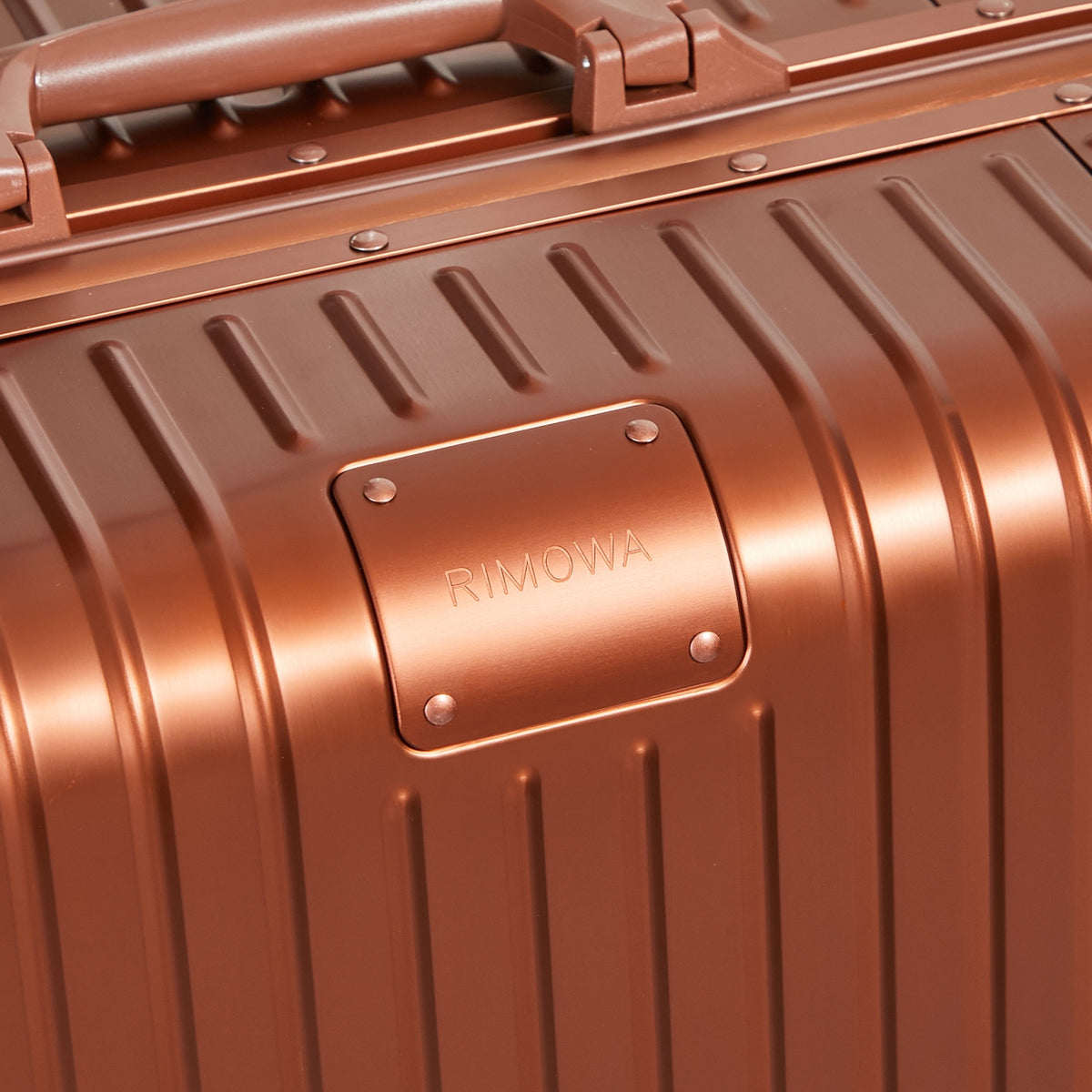 CLASSIC LUGGAGE 33-INCH | ALUMINIUM MADE