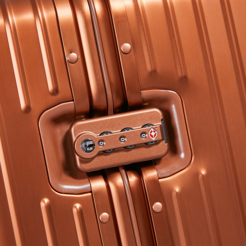 CLASSIC LUGGAGE 33-INCH | ALUMINIUM MADE