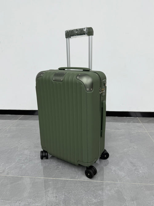 CLASSIC DISTINCT LEATHER 20-Inch LUGGAGE