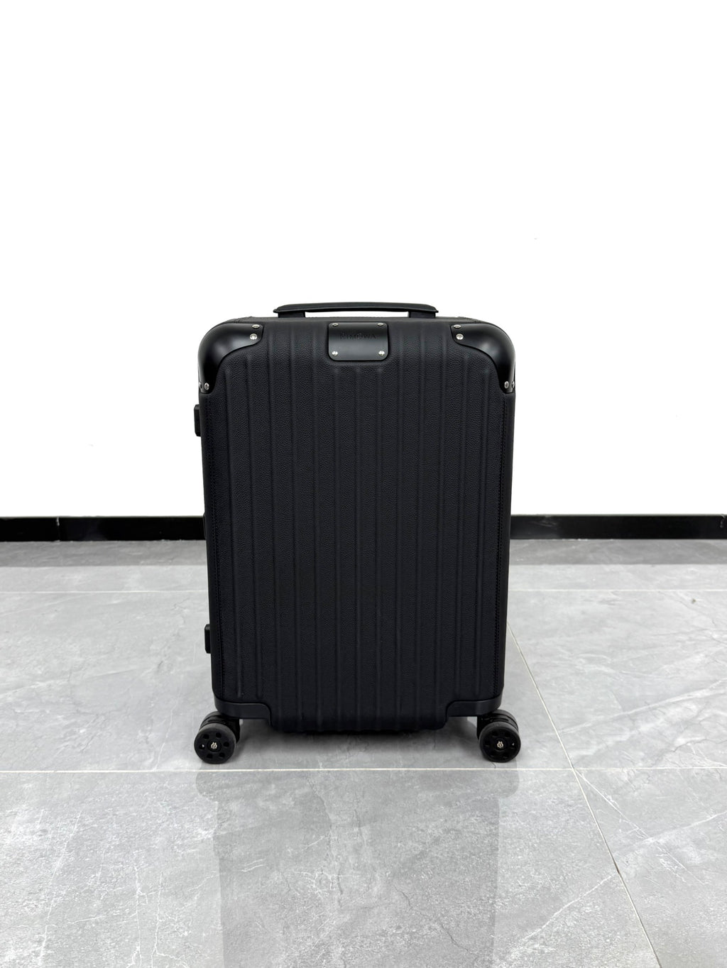 CLASSIC DISTINCT LEATHER 20-Inch LUGGAGE