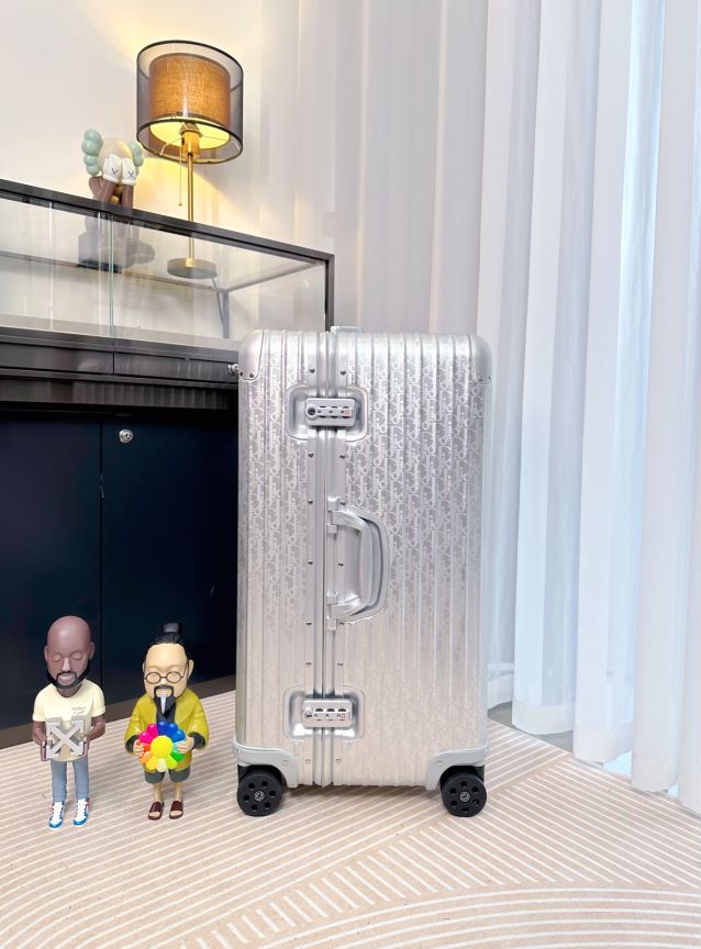 RMW X DIOR COLLABORATION SIZE 31 LUGGAGE | Aluminium Made