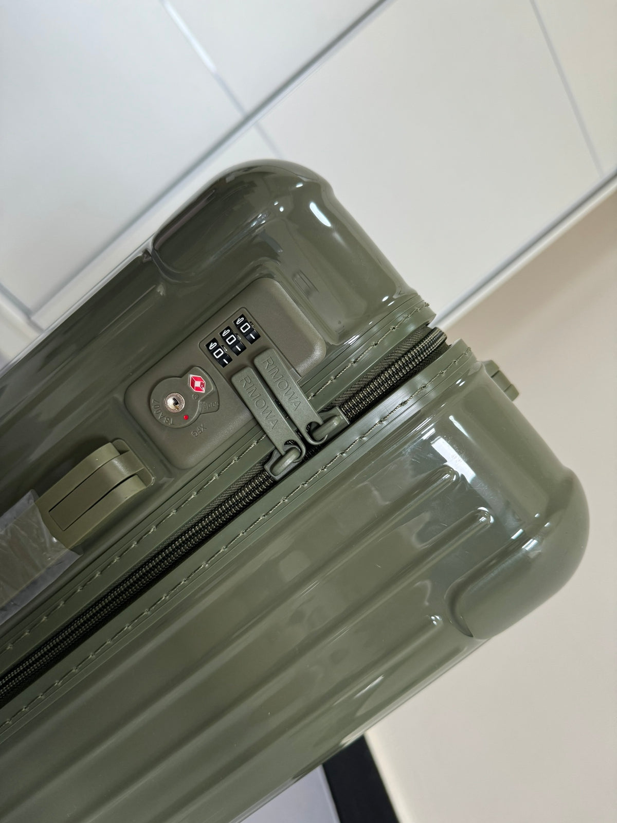 RMW ESSENTIAL SERIES CACTUS GREEN POLYCARBONATE MADE