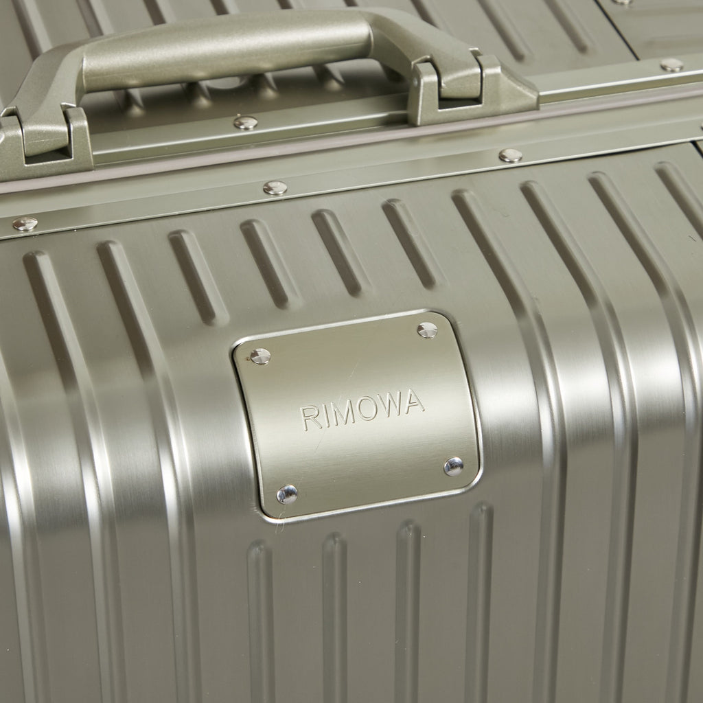 CLASSIC LUGGAGE 33-INCH | ALUMINIUM MADE