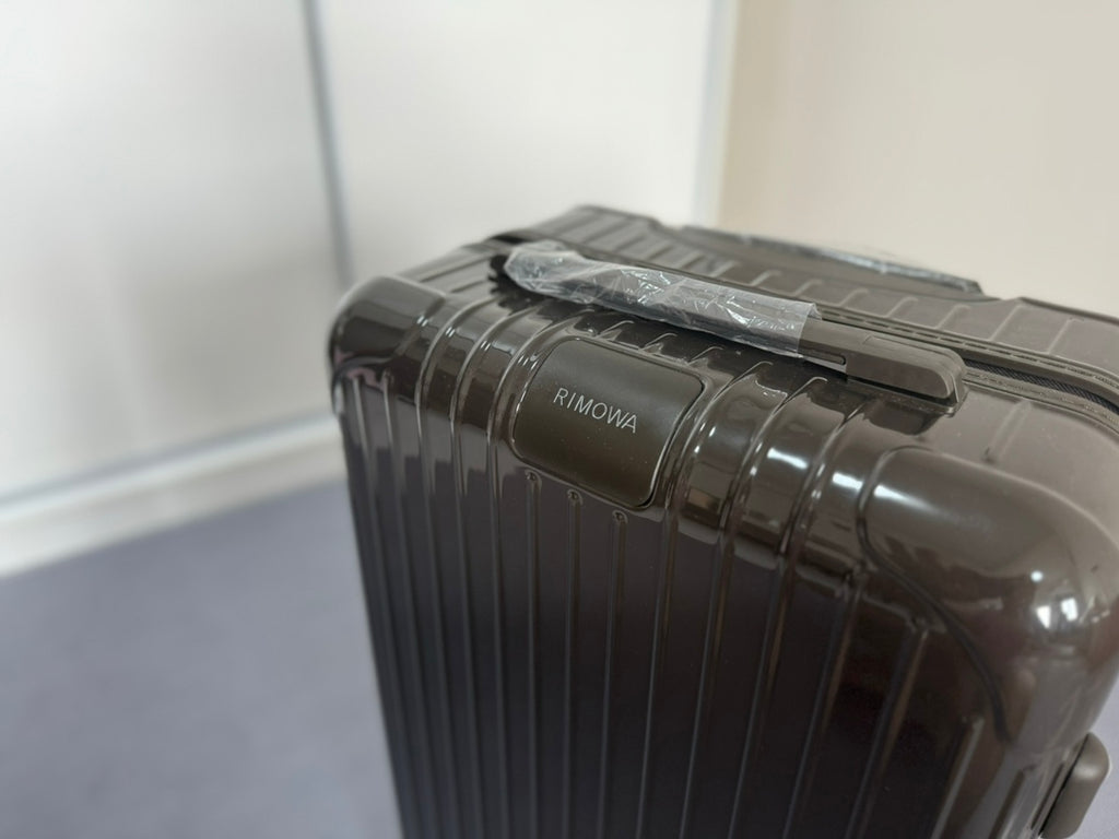 RMW ESSENTIAL SERIES CEDARWOOD POLYCARBONATE MADE