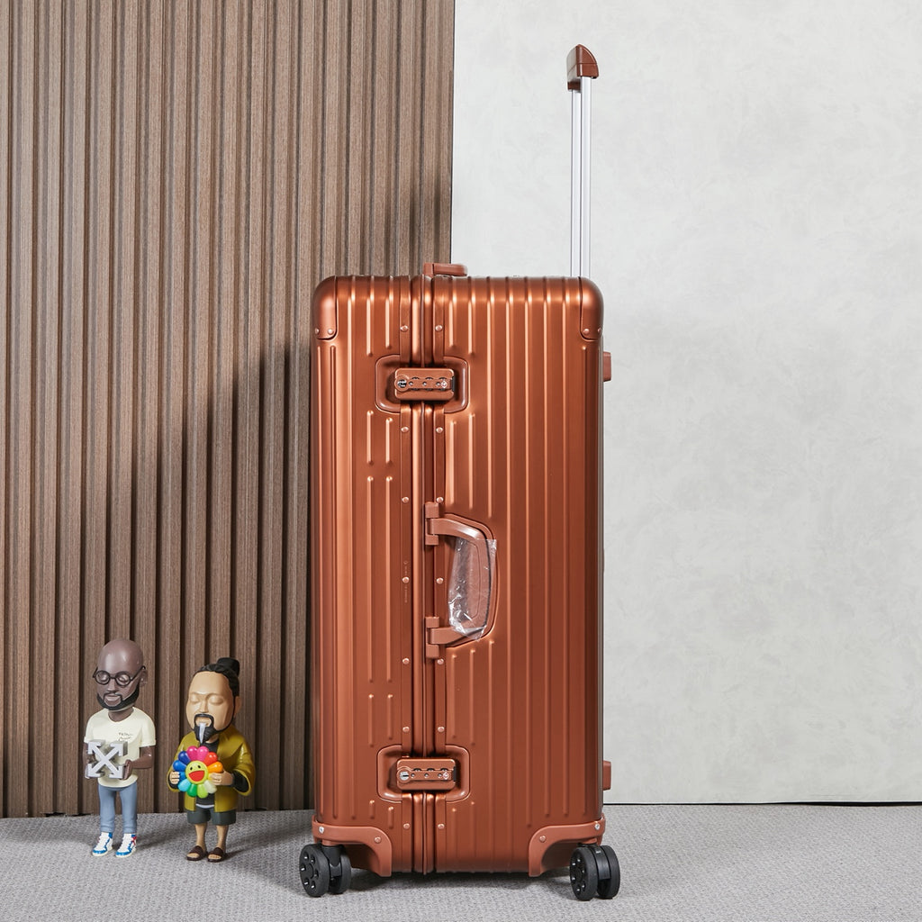 CLASSIC LUGGAGE 33-INCH | ALUMINIUM MADE