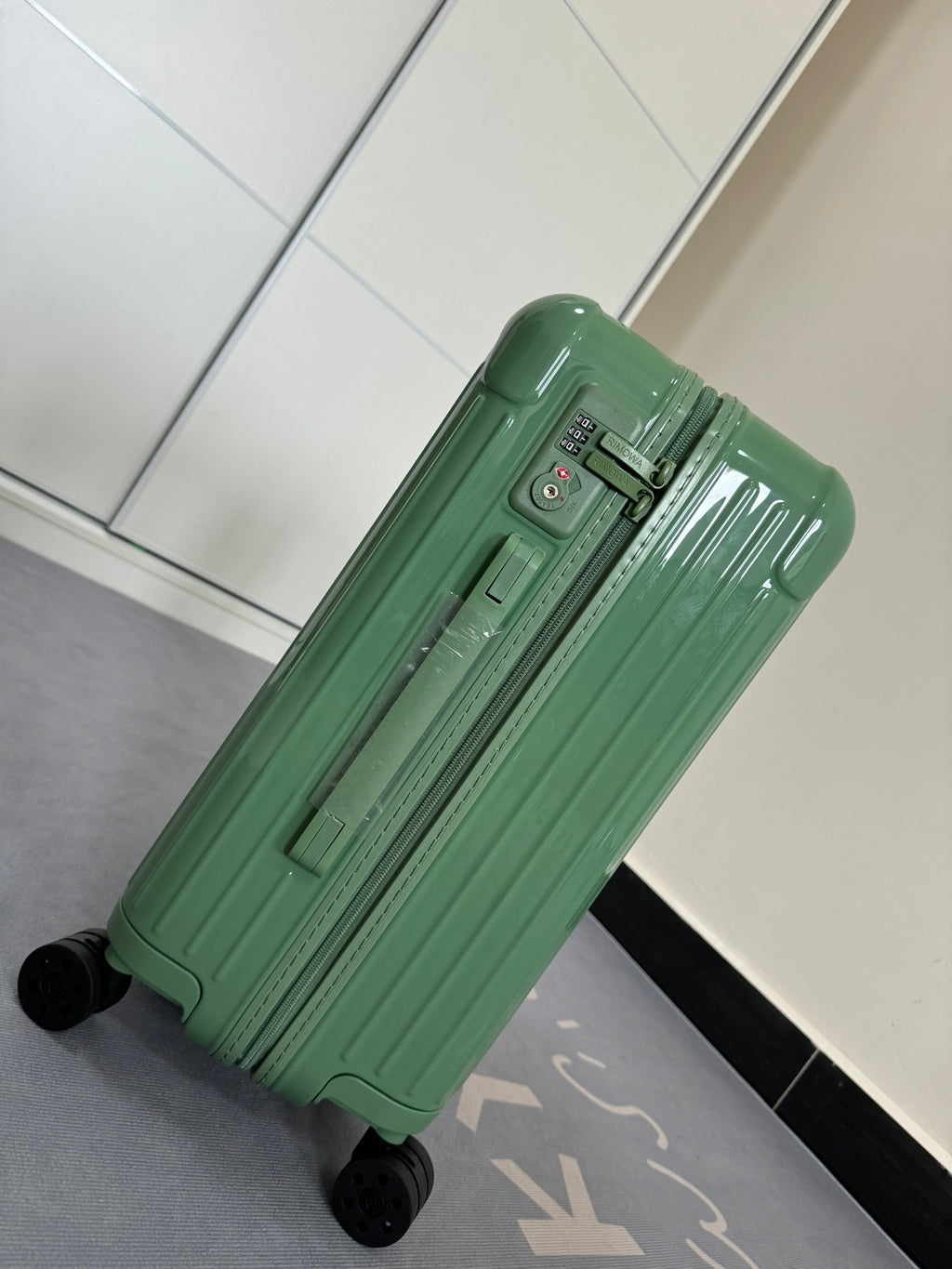 RMW ESSENTIAL SERIES SAGE GREEN POLYCARBONATE MADE