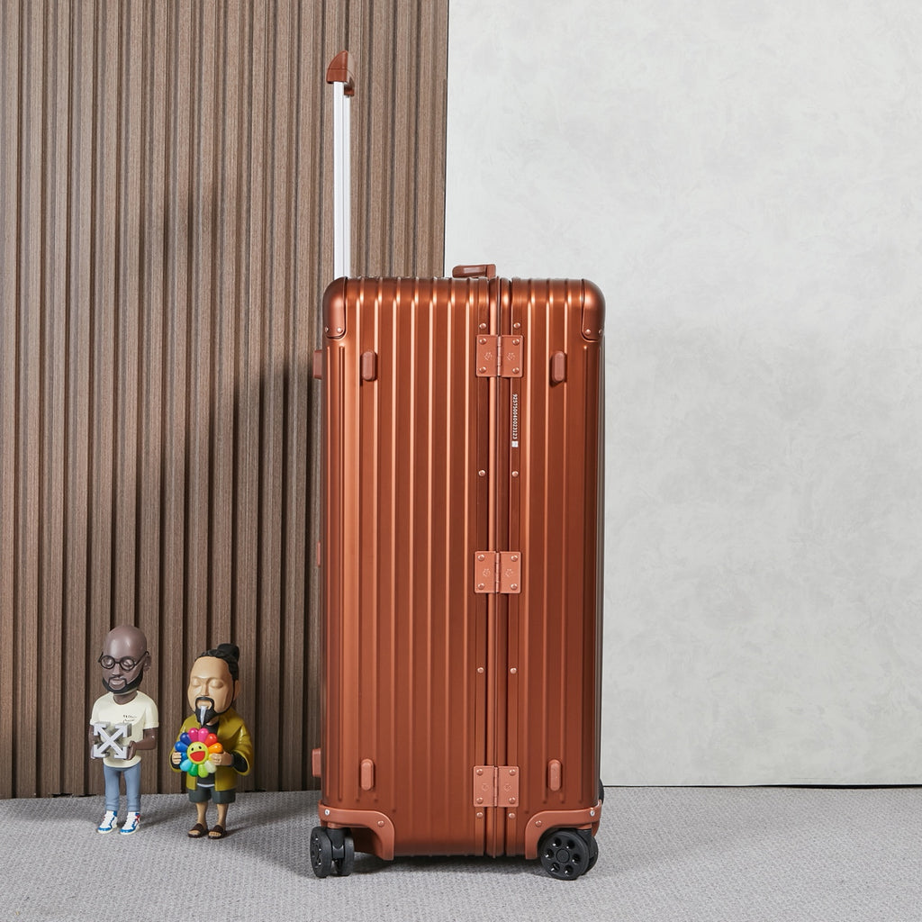 CLASSIC LUGGAGE 33-INCH | ALUMINIUM MADE