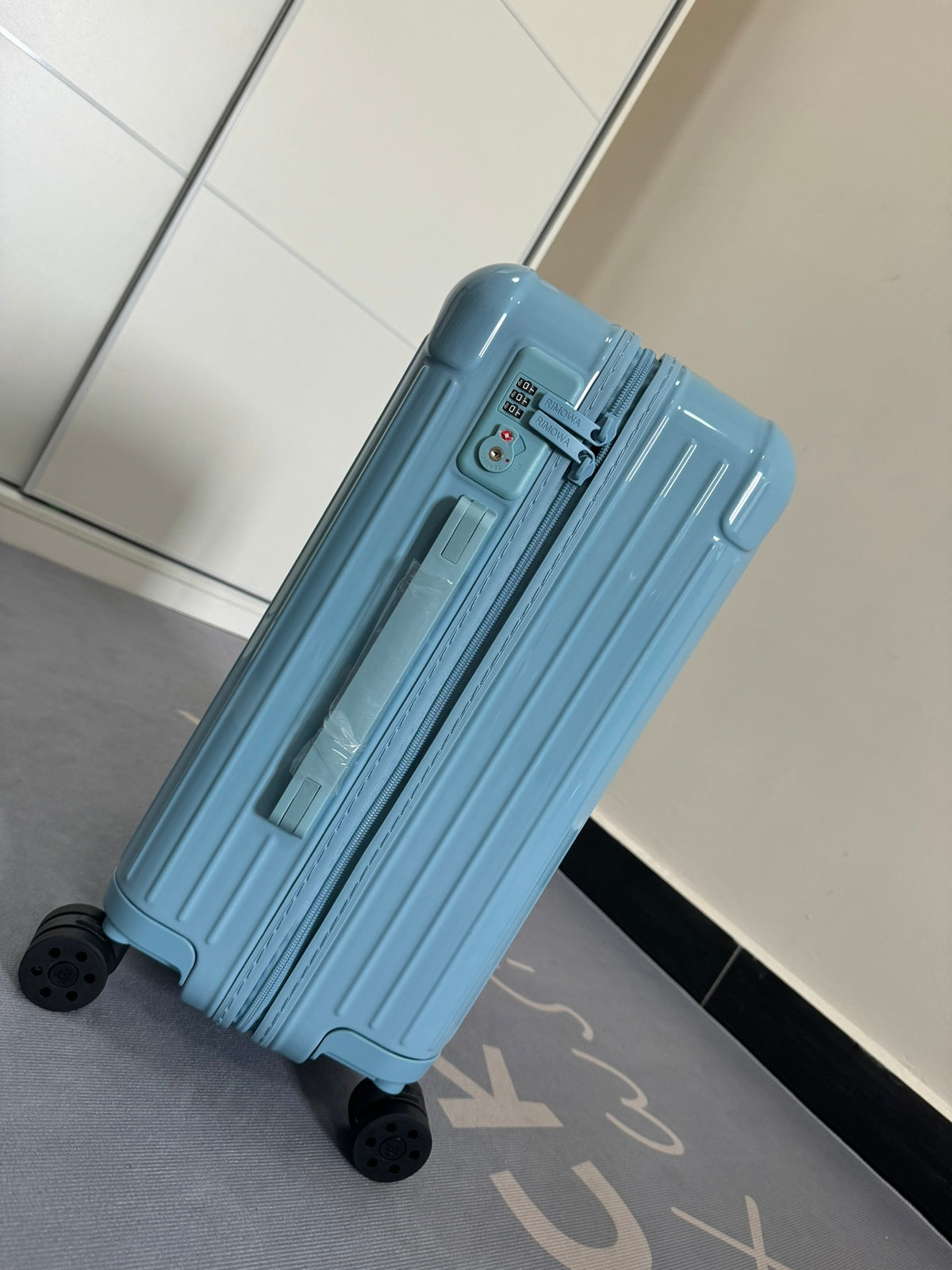 RMW ESSENTIAL SERIES GLACIER BLUE POLYCARBONATE MADE