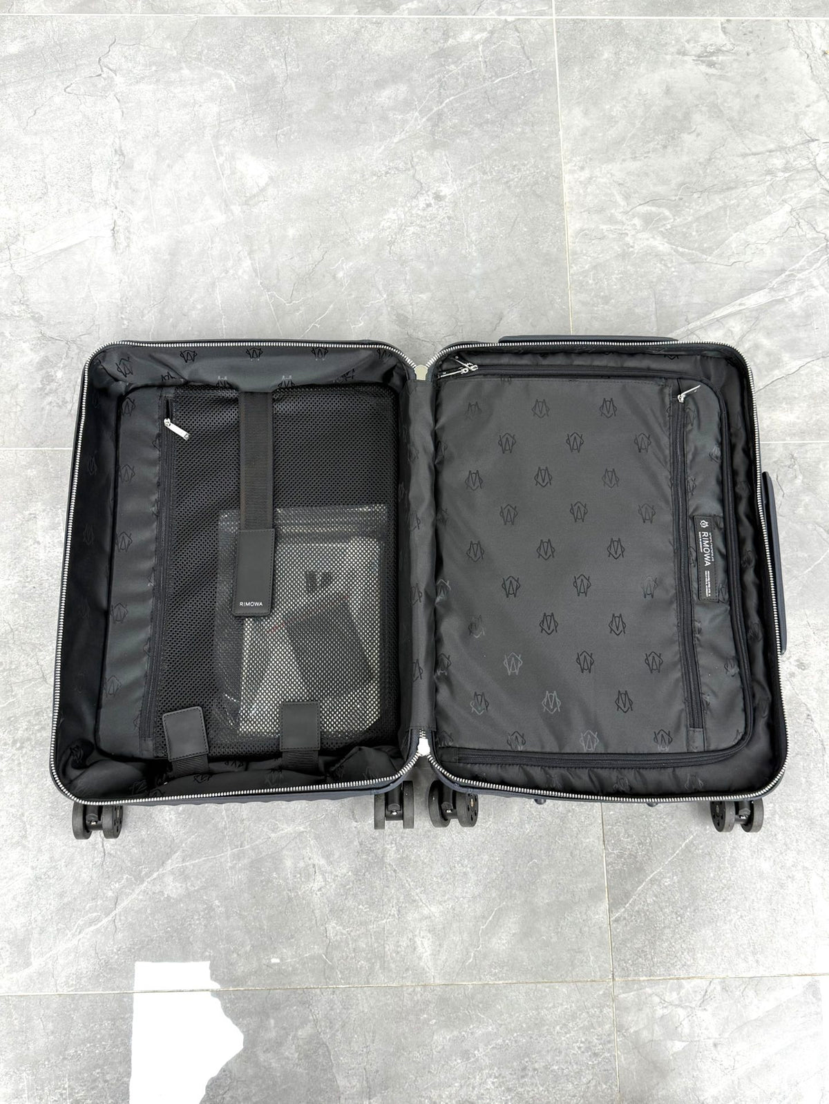 CLASSIC DISTINCT LEATHER 20-Inch LUGGAGE