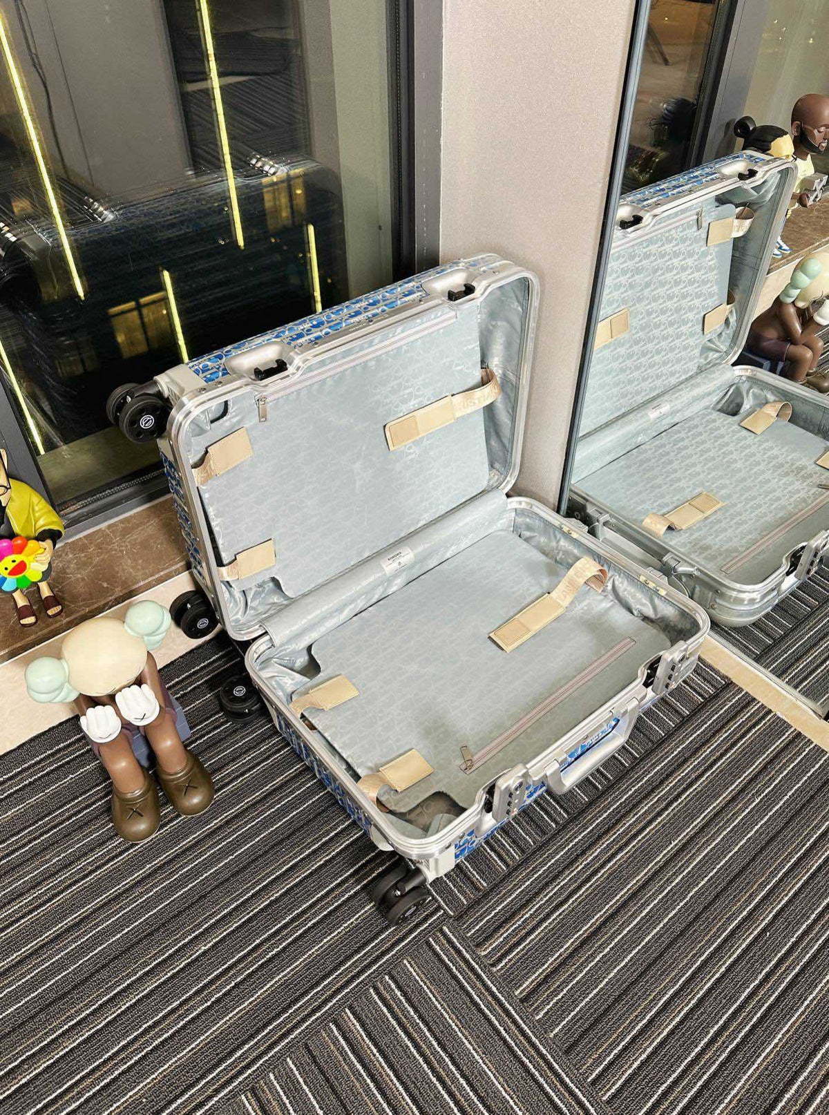 RMW X DIOR COLLABORATION SIZE 20 LUGGAGE | Aluminium Made