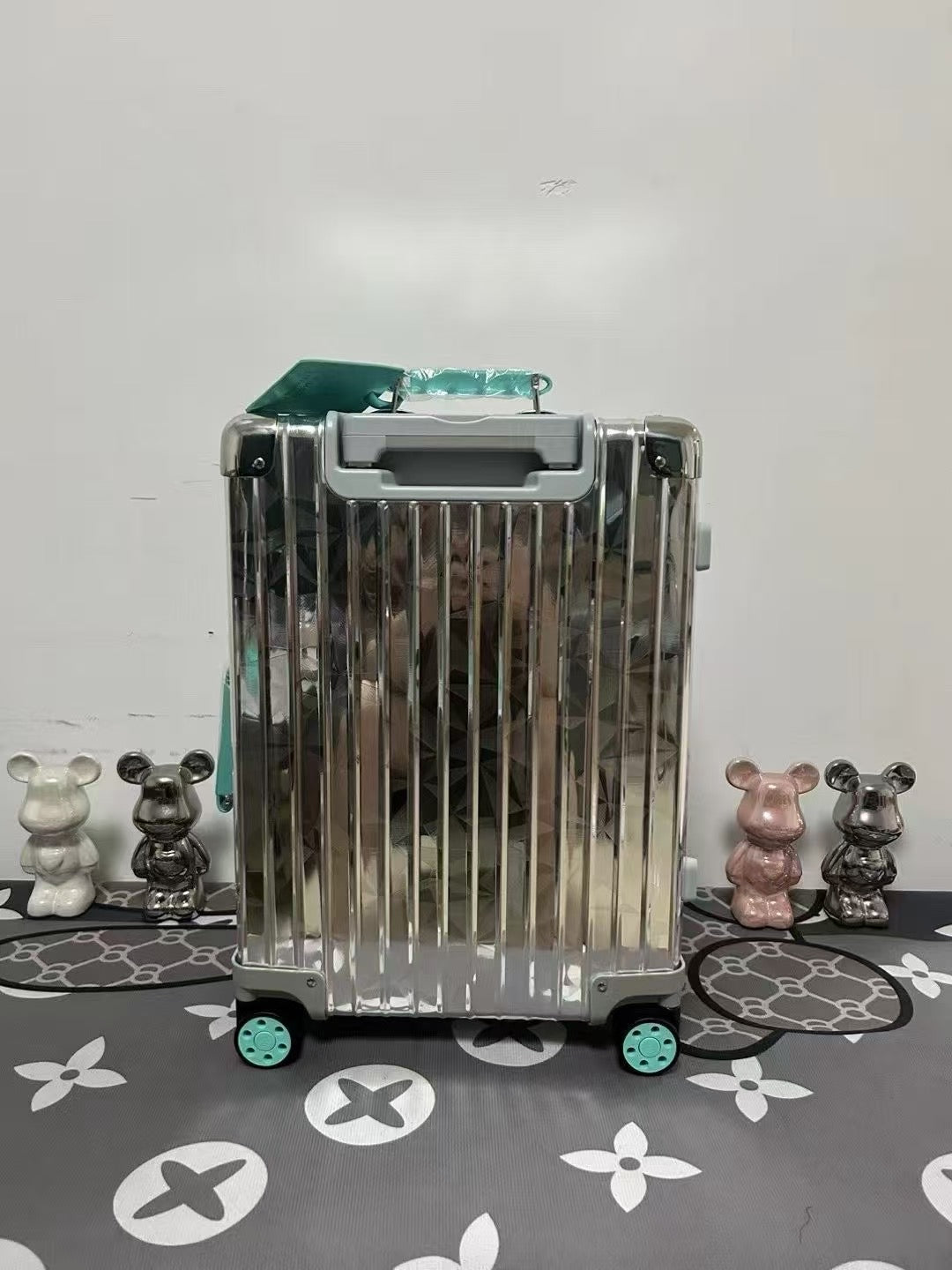 RMW X TIFFANY COLLABORATION SIZE 20 LUGGAGE | Aluminium Made