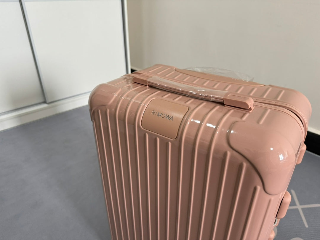 ESSENTIAL SERIES LUGGAGE | DESERT PINK | Polycarbonate Made